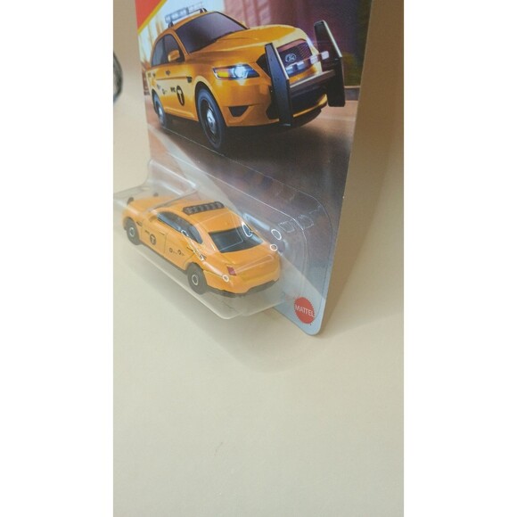 2025 Matchbox #29 Ford Police Interceptor YELLOW | NYC TAXI | FSC - Picture 5 of 6